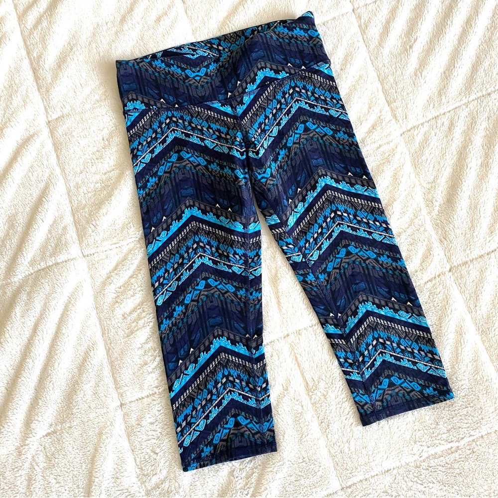 Alo Yoga Seaport Blue Icelandic Print Cropped Leggings - Size Small
